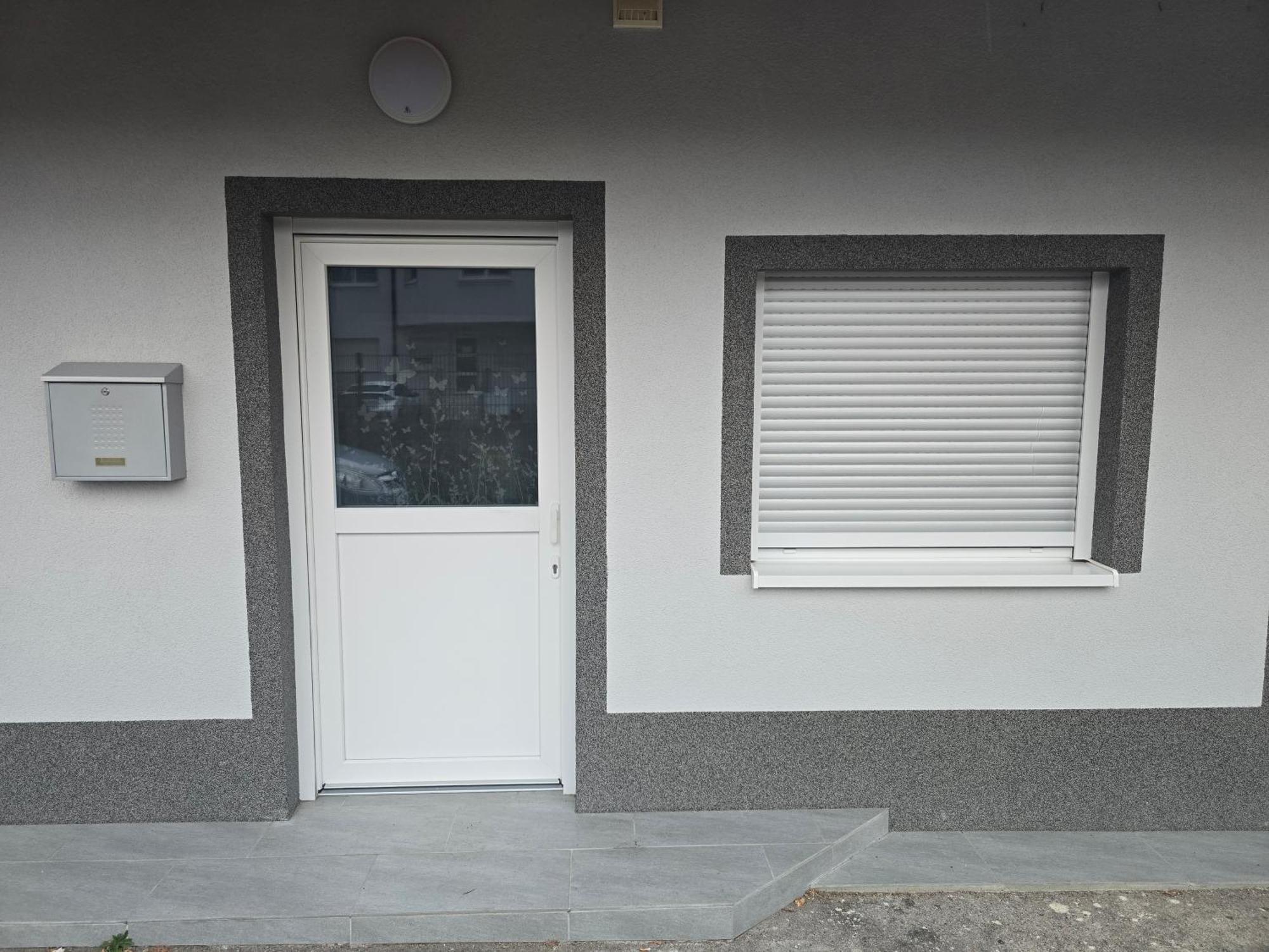 Klimatisierte Moderne Einzimmerwohnung In Малберг Екстериор снимка